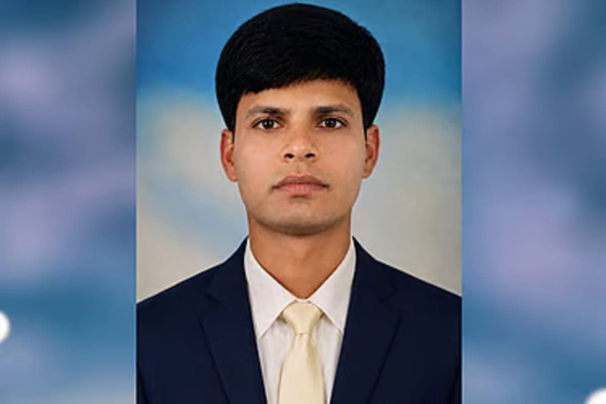 পাবনায় স্কুলছাত্রীকে ধর্ষণচেষ্টার মামলায় যুবদল নেতা গ্রেপ্তার ও দল থেকে বহিষ্কার